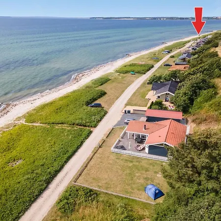 Holiday home Bertold - 20m From The Sea In Funen By Interhome *